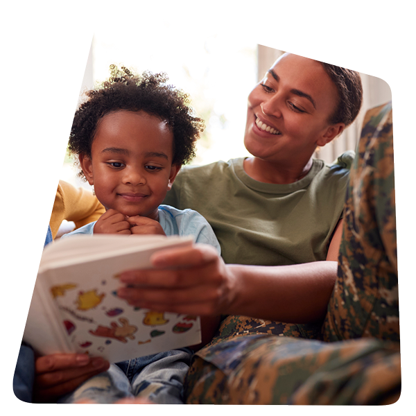 Shape-ArmyMomReadingtoKids